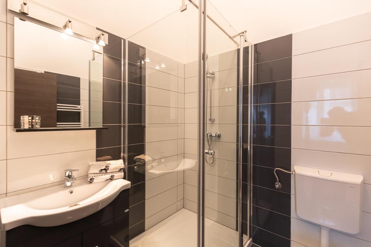 Wiky'S Apartman With 3Bathrooms Budapest Exterior photo