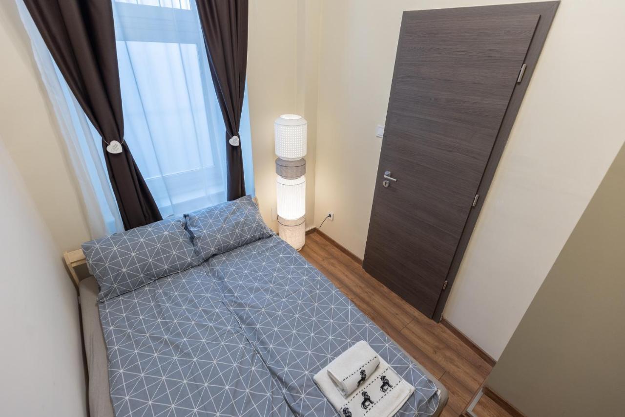 Wiky'S Apartman With 3Bathrooms Budapest Exterior photo