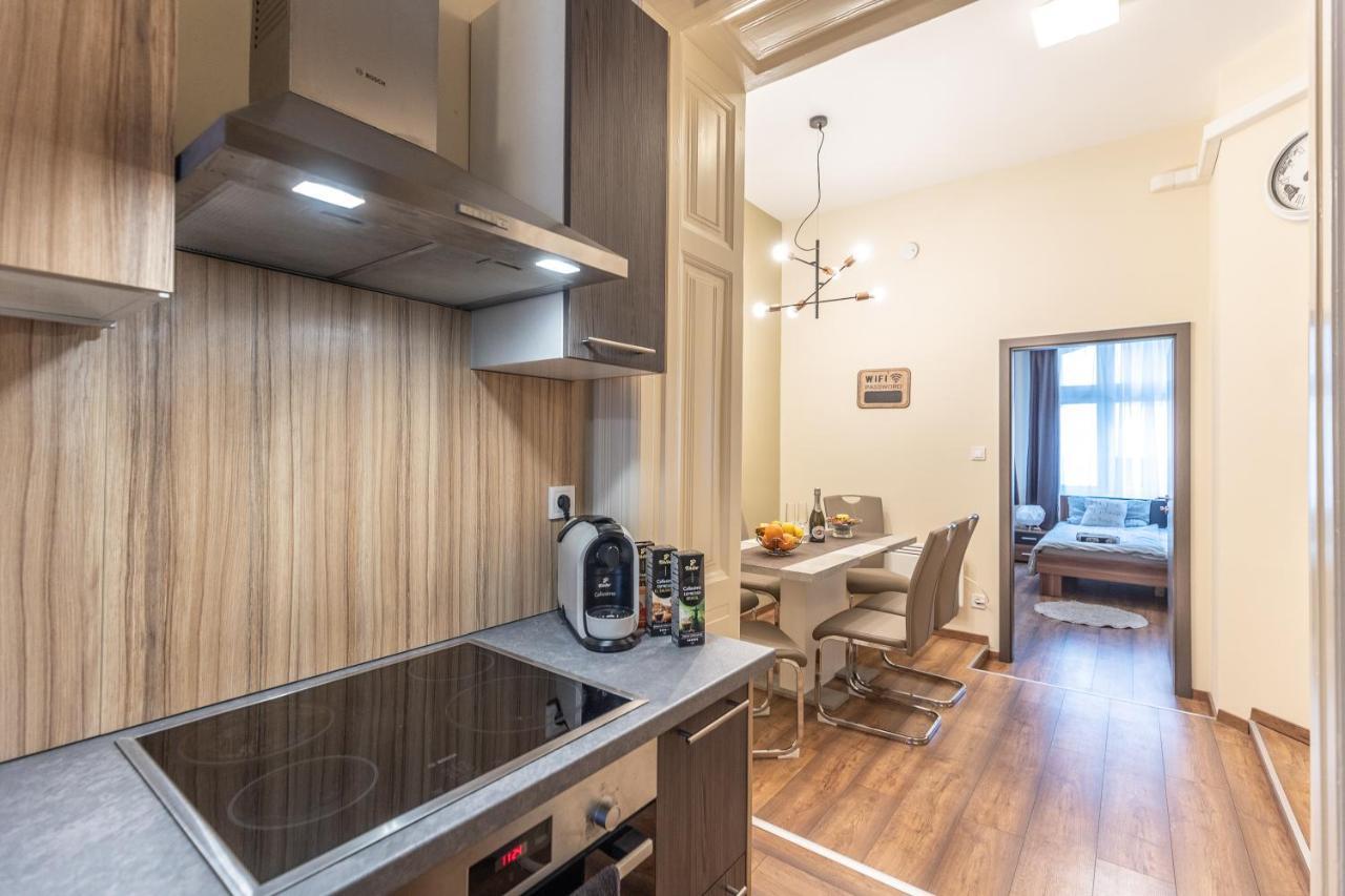 Wiky'S Apartman With 3Bathrooms Budapest Exterior photo