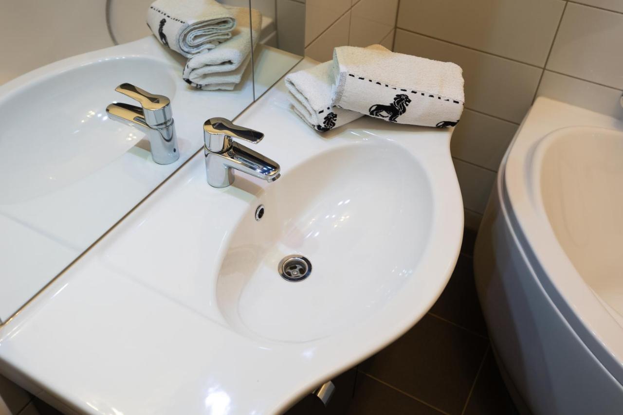Wiky'S Apartman With 3Bathrooms Budapest Exterior photo